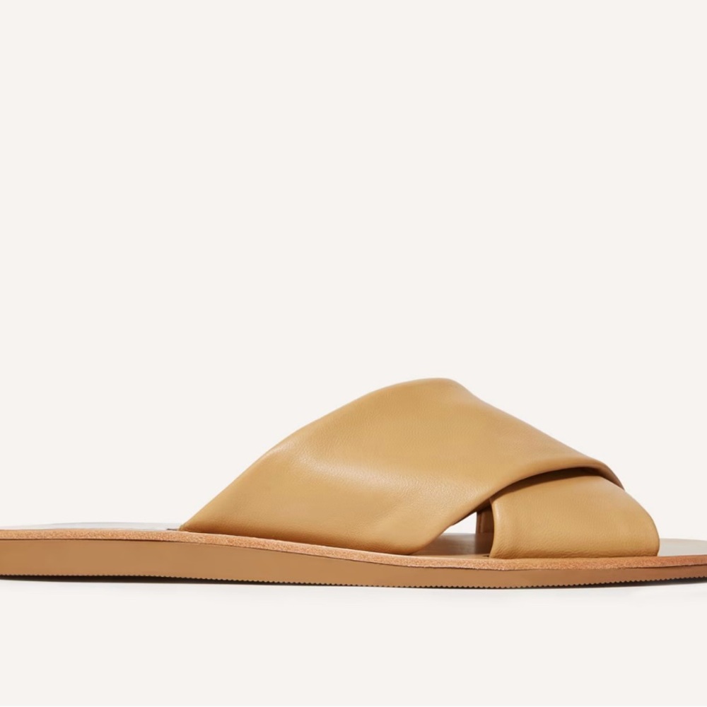 Everlane Tan Leather Sandals Minimalist Design- excellent condition worn once